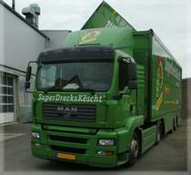 Mit diesem MAN Sattelzug sammelt die  Super Drecks Kscht  den Sondermll bei den Garagenbetrieben in Luxemburg ein. 05.04.2011