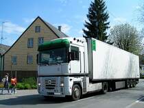 RENAULT-Magnum aus Ungarn durchfhrt das Rieder Stadtgebiet;110408