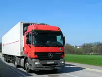 ACTROS 1841 mit K�hlsattelauflieger;110408