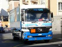 Mercedes Actros 1835 unterwegs in der Stadt Sierre am 18.03.2011
