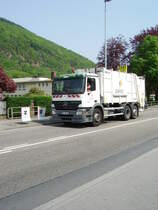 Ein Mercedes Benz Actros M�llwagen am 21.04.11 in Neckargem�nd 