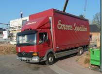 Mit diesem MB Atego der Spedition  EMONS  werden D�mmstoffe f�r eine Baustelle in 36100 Ptersberg-Marbach angeliefert, April 2011