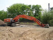 Ein Hitachi Raupenbagger am 24.04.11 in Hanau 