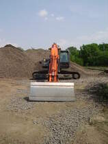 Ein Hitachi Raupenbagger in Hanau am 24.04.11