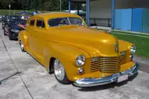 Ein Custom Car auf Cadillac Basis wartet auf auf seinen Auftritt im Festzelt auf der US-Car-Show in Grefrath im August 2010.