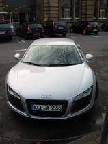 Ein Audi R8 in Frankfurt am Main Hbf am 13.02.11