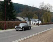 Am spten Nachmittag des 10.04.08 fuhr mir dieser ltere Volvo in Enscherange vor die Linse. Im Hintergrund sieht man die restaurierte Mhle (Racksmillen), welche noch voll funktionsfhig ist. 