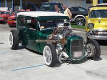 Ein Hot Rod auf der US-Car-Show in Grefrath im August 2010. Basis drfte hier ein alter Ford Model B aus den 1930er Jahren gewesen sein.
