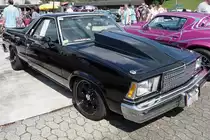 Ein heftig modifizierter Chevy El Camino, Baujahr 1977/78, zu sehen auf der US-Car-Show in Grefrath im August 2010. Motor, Getriebe, Auspuff, Fahrwerk, Inneneinrichtung und Motorhaube wurden ausgetauscht oder �berarbeitet.