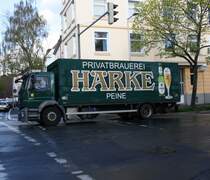 Meredes 1833, am 12.04.2011 in Hannover/Phillipsbornstrae.