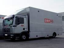 MAN TG12.240 mit bertragungsaufbau des ORF, anlsslich des Bundesligaspiel RiedFK-Austria-Wien;110424