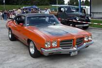 Ein Pontiac LeMans Coupe 455, gebaut 1970-1972, auf der US-Car-Show in Grefrath im August 2010.