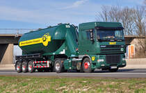 DAF XF 95  MST-Silotransport  auf der A61 bei Miel - 21.03.2011