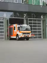Ein Mercedes Benz Atego HLF der Berufsfeuerwehr Frankfurt am Main am 27.04.11 an der Feuerwache 1 