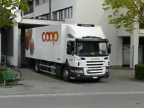 Ein Scania K�hltransporter in Sch�nb�hl am 14.04.2011