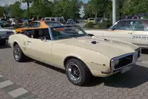 Ein Pontiac Firebird der ersten Generation, gebaut um 1968, auf dem Au�engel�nde der US-Car-Show in Grefrath im August 2010.