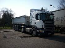 Ein SCANIA-LKW in Bergen/Rgen am 13.04.2008.