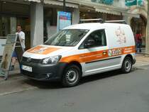 VW Caddy der Firma  KERBL  steht in der Fuldaer Innenstadt, Mai 2011