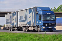 MB Actros 2544 Tandemzug  Luible  auf der A61 bei Miel - 28.04.2011
