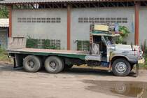 ISUZU TXD, aufgenommen am 13.Mrz 2011 nahe dem Bf. Sa Kosi Narai.