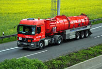 MB Actros Entsorgungsfahrzeug auf der A61 bei Weilerswist - 03.05.2011