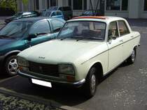 Peugeot 304. 1969 - 1980. Besucherparkplatz des Dsseldorfer Meilenwerkes 14.05.2011.