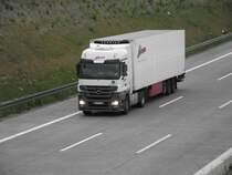 Ein Mercedes Benz Actros am 14.05.11 in Mannheim auf der A6