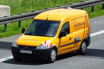 Opel Combo der  Regionalgas-Euskirchen  auf der A61 bei Weilerswist - 03.05.2011