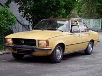 OPEL Rekord-D Berlina;100PS;Baujahr1977 am Weg zu einer Oldtimerausstellung;110515