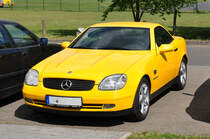 Mercedes SLK 230 am Flugplatz in Bonn-Hangelar - 02.05.2011