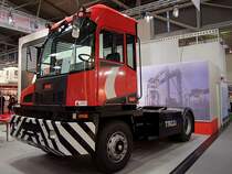KALMAR TT612d ist eine Terminal-Zugmaschine, mit welcher im gleichen Zeitraum zwei- bis dreimal mehr Sattelauflieger umschlagen werden knnen als mit herkmmlichen Zugmaschinen;110513