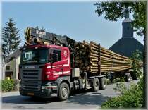 Am frhen Mittag des 21.05.2011 fuhr mir dieser Scania R580 mit Langholz beladen vor die Linse.