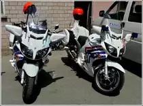 Zwei Polizeimotorr�der von verschiedenen Abteilungen nahmen am 04.06.2011 an der Radtour  Voie de Libert�  im Norden Luxemburgs und dem nahen belgischem Grenzgebiet teil. Der Unterschied zu den beiden belgischen Yamaha (unterschiedliche Streifen) ist, dass das 'hellblaue Striping' f�r die Lokalpolizei (Police Locale) steht und das 'rote Striping' der Federalpolizei (Police F�d�rale) zugeordnet ist.   