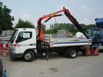 Ein Mitsubishi Fuso Kleinlaster des Betriebshofes Maintal am 05.06.11