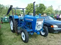 Ford 2000 steht in Kleinl�der anl. Oldtimerausstellung, Mai 2011