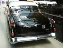 Heckansicht eines Opel Kapit�n der Baujahre 1954 - 1955. Meilenwerk D�sseldorf 11.06.2011.