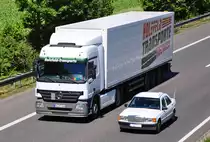 MB Actros  Holefeld Transporte  auf der A61 bei Weilerswist - 25.05.2011