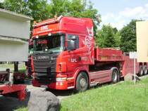 Ein Scania Schwertransporter in Nidda am 12.06.11