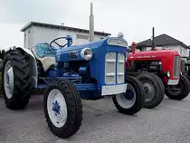 FORD-DEXTA gibt bei der Oldtimerausstellung in St.Martin keine Details von sich preis;110501