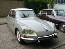 Citroen DS Super. 1969 - 1972. �ber dieses Modell wurde schon so viel geschrieben. Immer wieder sch�n. Essen 24.06.2011.