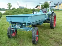 Eicher Kombi steht in der Oldtimerausstellung in Uttrichshausen, Juni 2011


