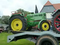 Lanz D 1616 steht festgezurrt auf der Ladefl�che eines Scania Vabis anl. Oldtimerausstellung in Uttrichshausen, Juni 2011