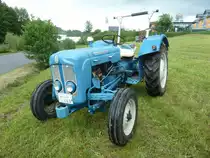 FORDSON DEXTA SPEZIAL steht in der Oldtimerausstellung in Uttrichshausen, Juni 2011