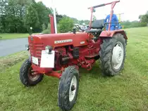 IHC D 326 steht in der Oldtimerausstellung in Uttrichshausen, Juni 2011