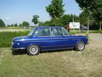 Limousine BMW 2002 ti aus Berlin bei der Oldtimer-Show in Paaren/Glien am 12.06.2011
