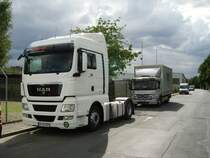 Ein MAN TGX in Maintal am 24.06.11