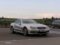 Mercedes-Benz SL. Aufnahme: 12H series @ Hungaroring-Parkplatz, Mai 2011