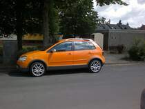 Oranger Gross Polo, am 09.06.2011 in Lehrte.