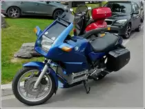 BMW Motorrad abgestellt am Wegesrand. 02.07.2011