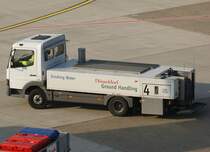 Wasserwagen (Versorgung)  4 , DUS-Ground Handling, EDDL-DUS, Dsseldorf, 03.04.2011, Germany 

